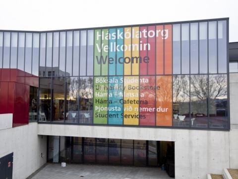 Háskólatorg, séð að utan